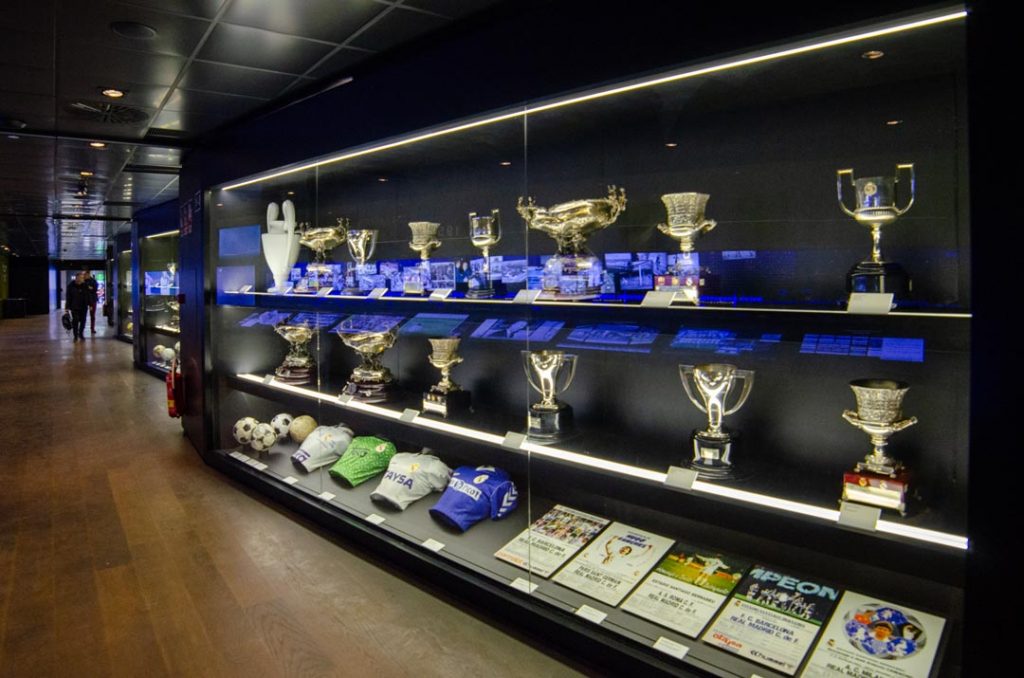 Echarpe spéciale real madrid espagne santiago bernabeu cadeau