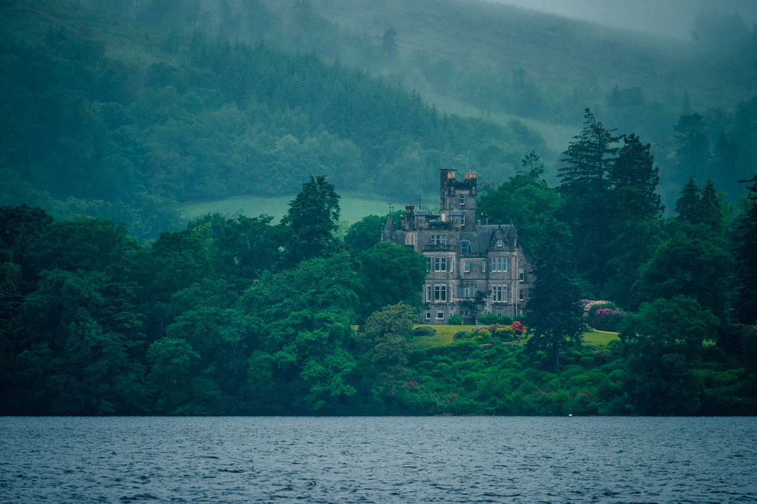 chateau-loch-lomond